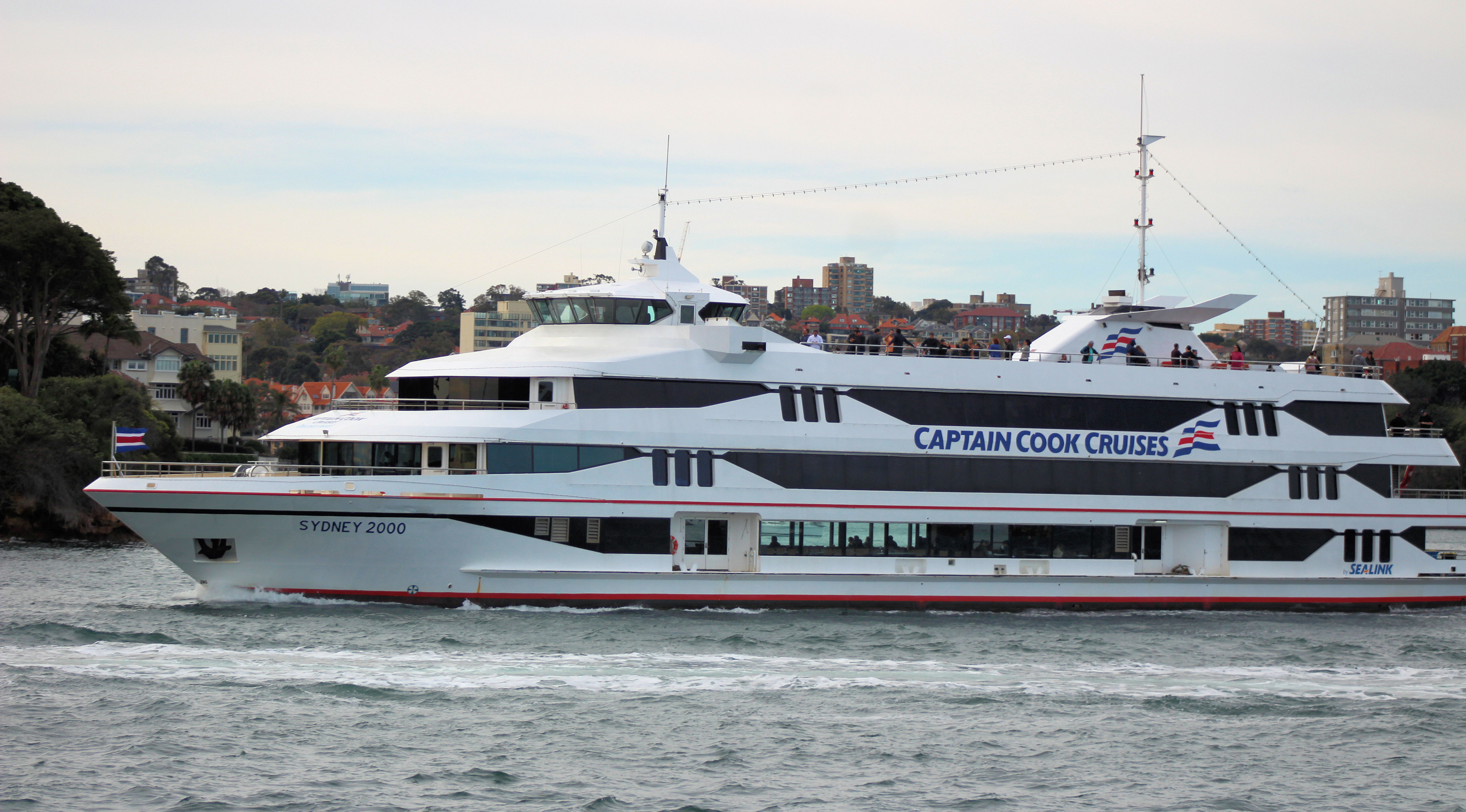 MV Sydney 2000 Captain Cook Cruises