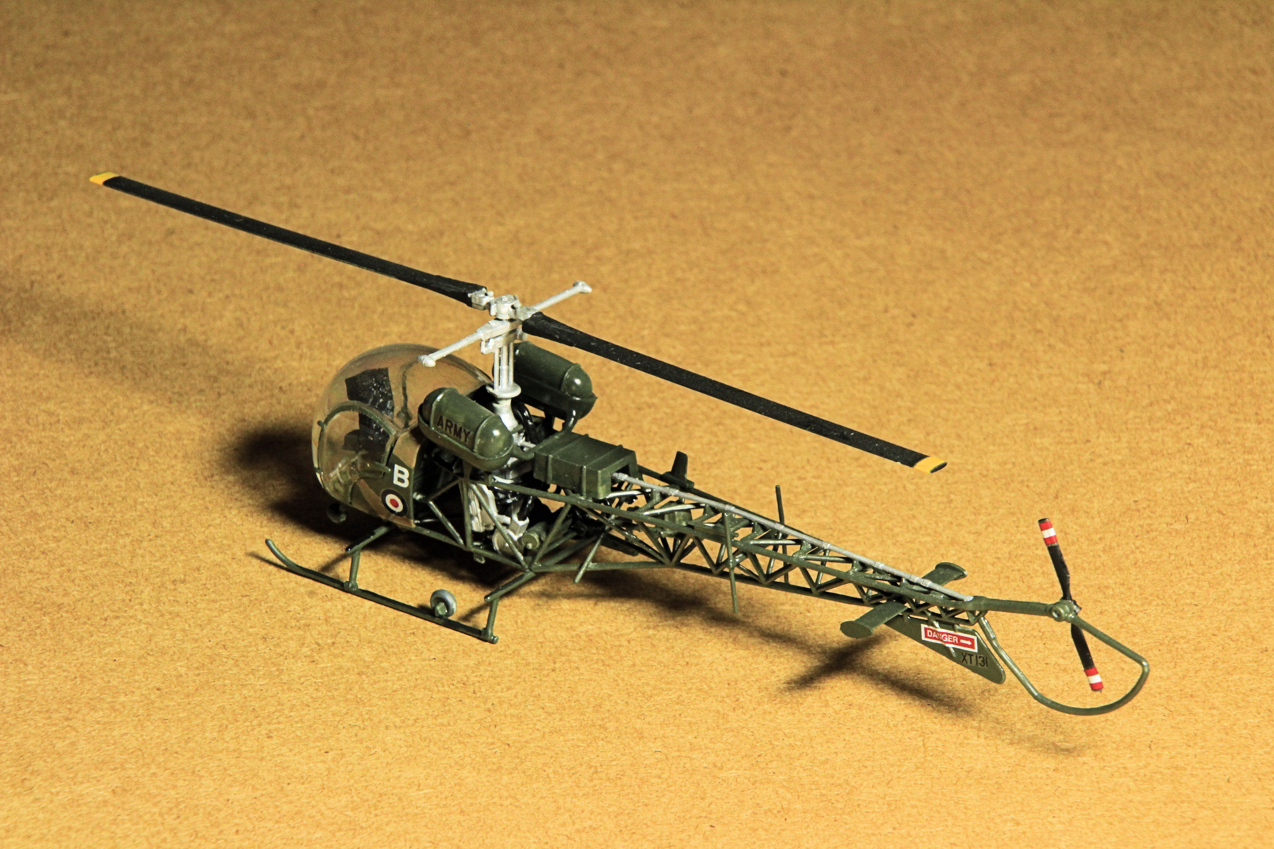 Bell AH-1 British Army 1:72 Scale Plastic Model by Italeri