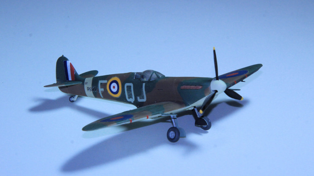 Tamiya 1/72 Supermarine Spitfire Mk.I - RAF No. 92 Sq / No. 601 Sq, 60748