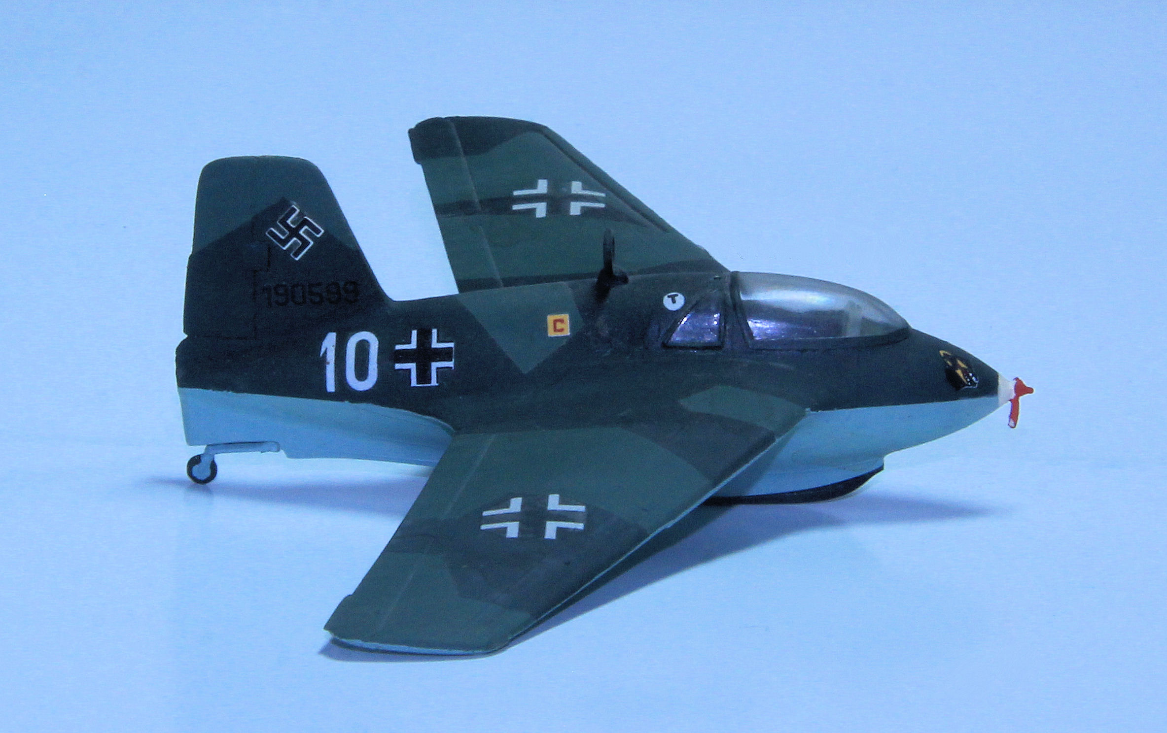 Messerschmitt Me 163 of 2./JG 400 w/n 190599 1/72 Scale Model by Heller