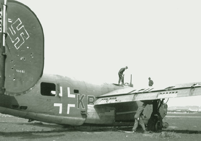 B-24 41-28641 A3+KB