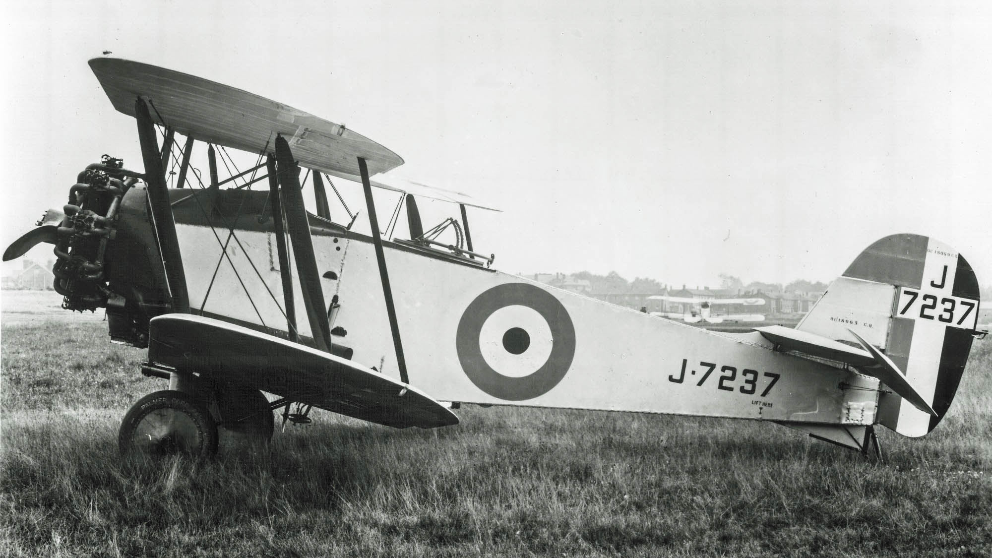 The third Bloodhound J7237 at Farnborough in August 1925