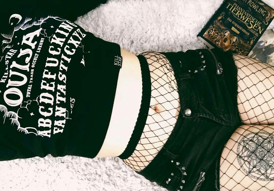 Sexy Goth Girl