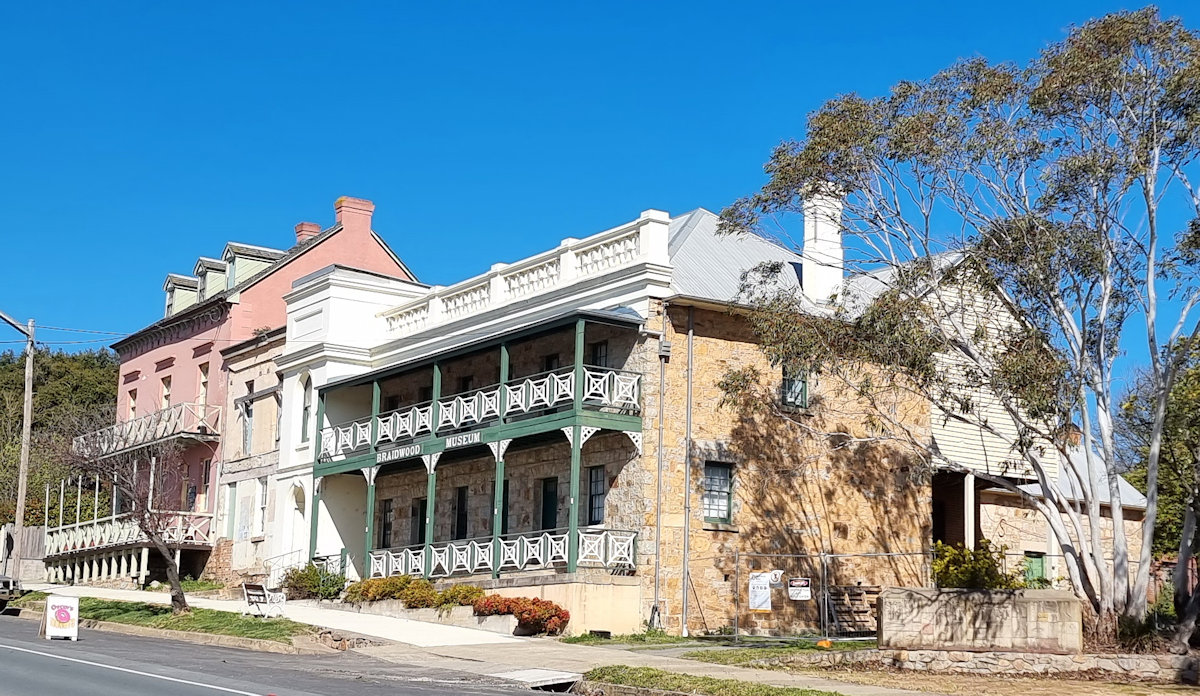 Formerly the Royal Hotel, now the Braidwood Museum with the Braidwood Hotel (formerly the Commercial).