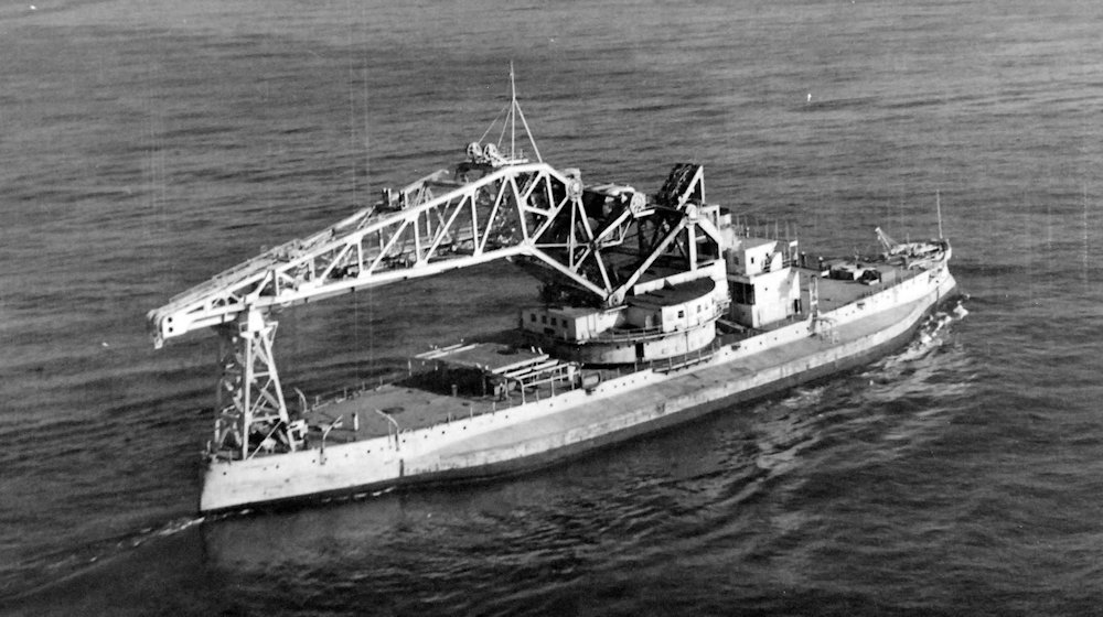 U.S. Crane Ship (AB-1) at sea, May 1944