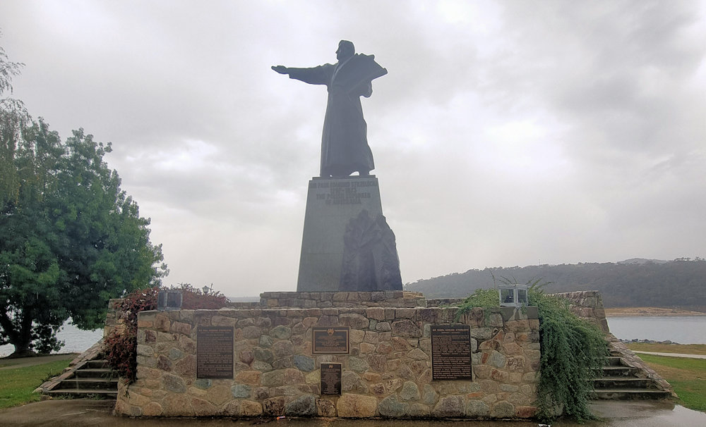 Sir Paul Edmund Strzelecki Monument
