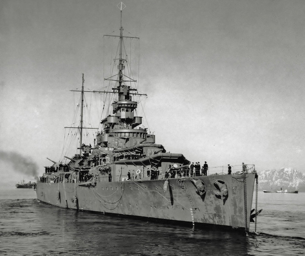British Heavy Cruiser HMS Effingham