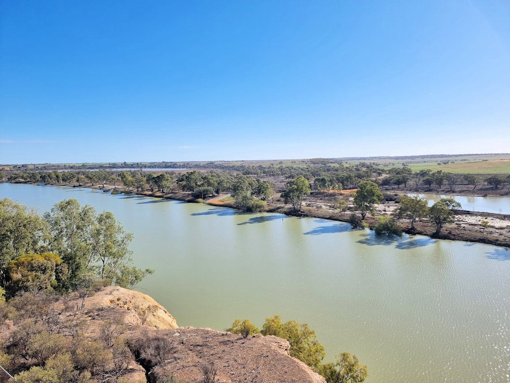 The Murray River at Waikerie from the cliff top