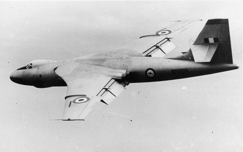 Vickers Valiant WP209. Note the kangaroo roundel